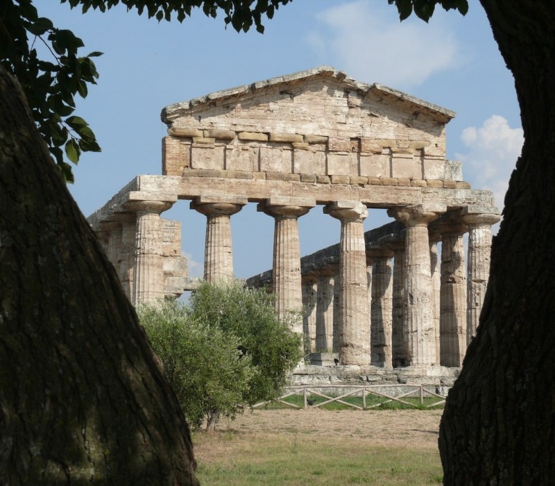 Paestum: history of the famous temples